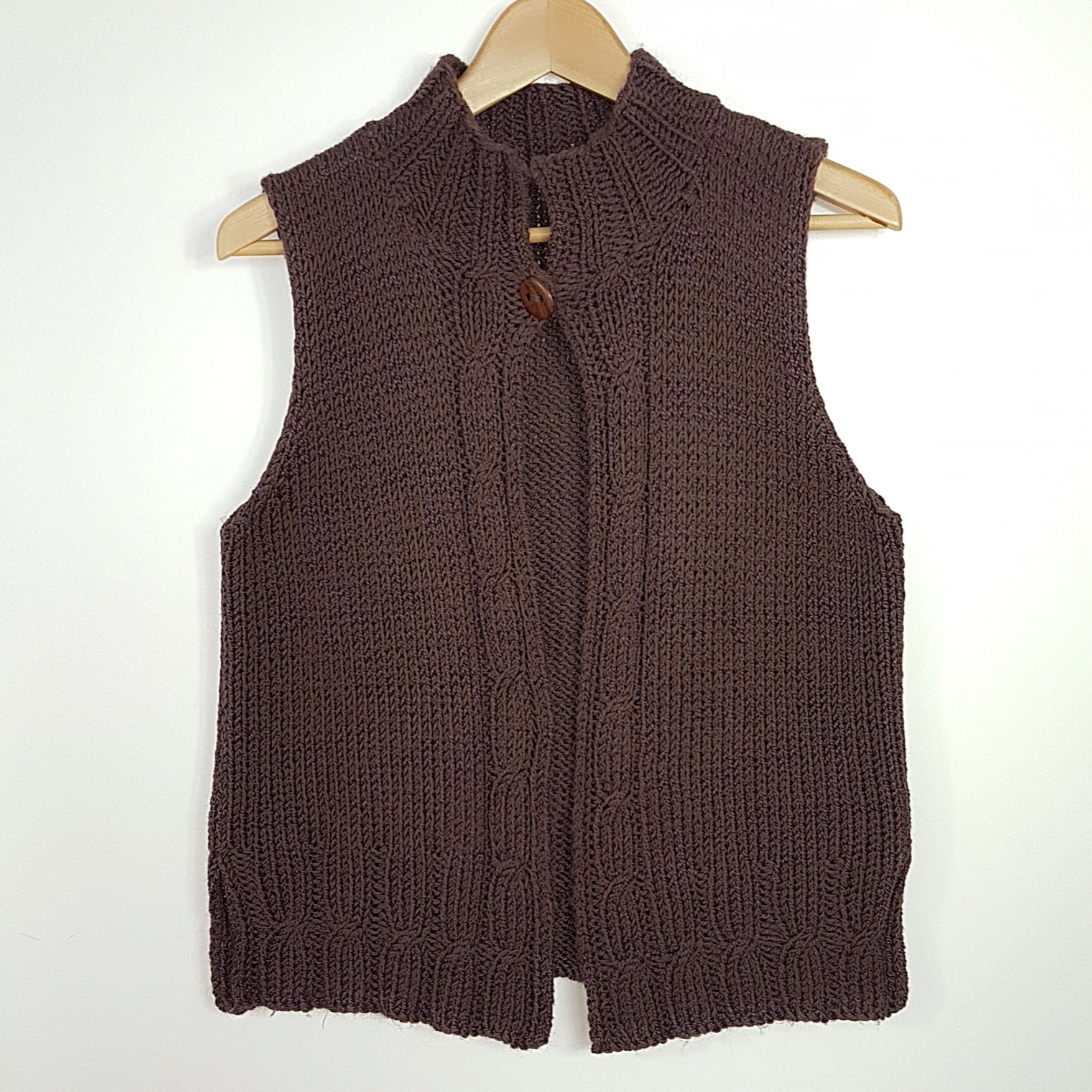 Cable Vest – Wool Baa